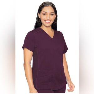 Touch by Med Couture Women's Kerri V-Neck Shirttail Solid Scrub Top